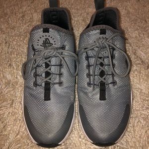 Nike Huaraches Grey- Women’s 8